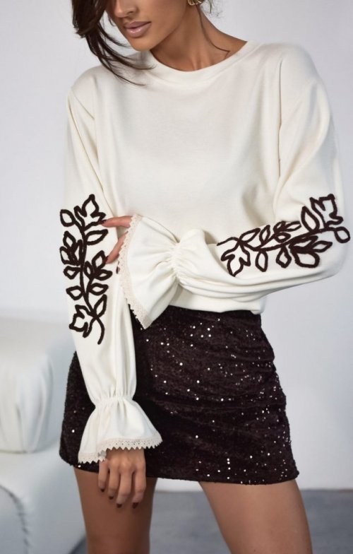 Sweter ROSE śmietankowy z haftem