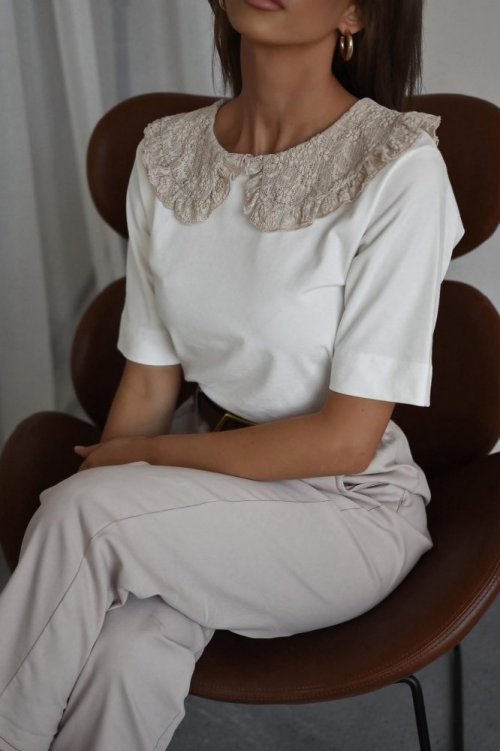 T-shirt z kołnierzykiem PRETA biały