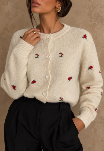 Sweter z haftem ROZALIA kremowy